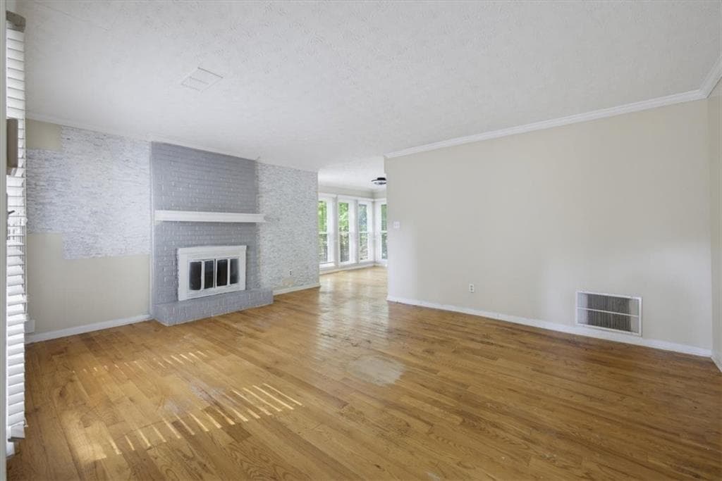 3 bedroom, 3 bathroom, 2,152 sq ft single family residence for sale at 210 Groveland Drive, Peachtree City, GA 30269 — photo 6