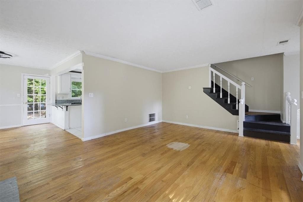 3 bedroom, 3 bathroom, 2,152 sq ft single family residence for sale at 210 Groveland Drive, Peachtree City, GA 30269 — photo 9