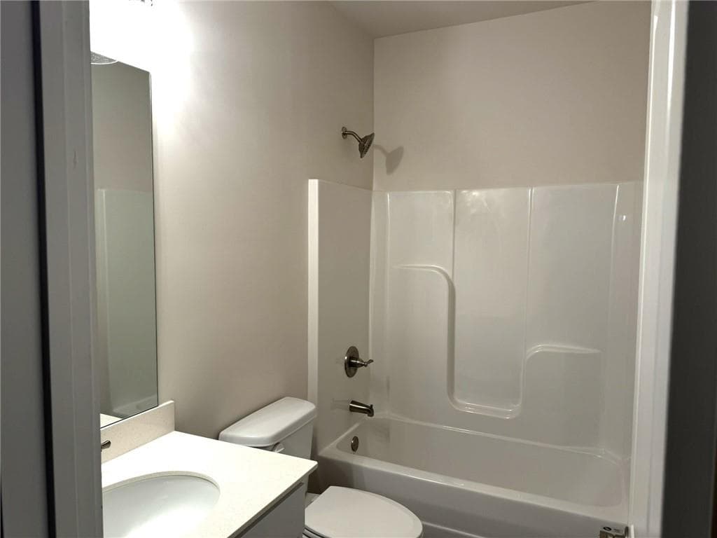 2 bedroom, 2 bathroom, 1,526 sq ft townhouse for sale at 65 Village Court, Cleveland, GA 30528 — photo 4