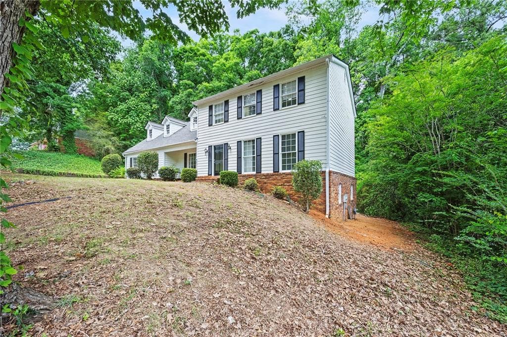 5 bedroom, 4 bathroom, 2,433 sq ft single family residence for sale at 602 Commanche Drive, Macon, GA 31210 — photo 2