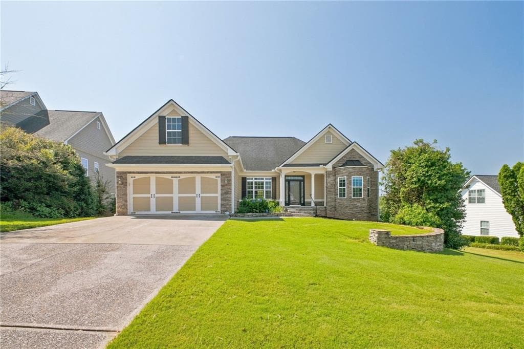 3 bedroom, 2 bathroom, 1,836 sq ft single family residence for sale at 102 Colonial Circle, Cartersville, GA 30120 — photo 2
