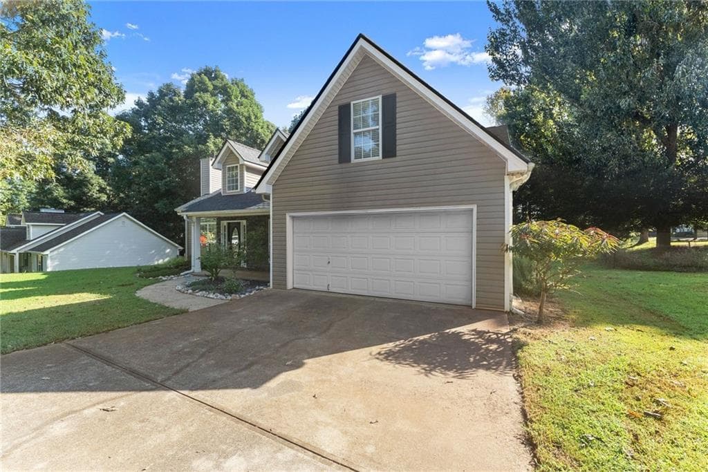 3 bedroom, 2 bathroom single family residence for sale at 61 Hawthorne Drive, Jefferson, GA 30549 — photo 2