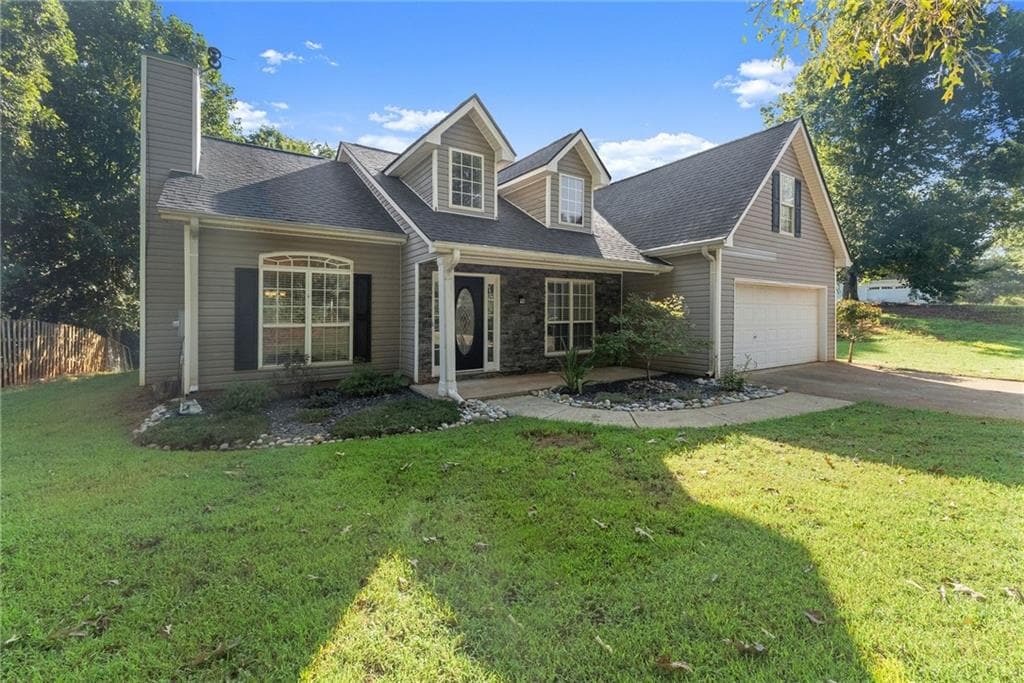 3 bedroom, 2 bathroom single family residence for sale at 61 Hawthorne Drive, Jefferson, GA 30549 — photo 3
