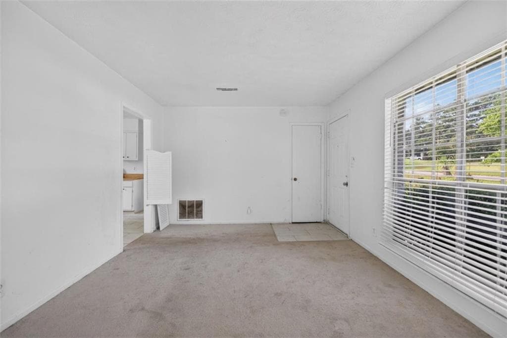 3 bedroom, 2 bathroom, 1,340 sq ft single family residence for sale at 150 Woodcrest Way, Jonesboro, GA 30236 — photo 3
