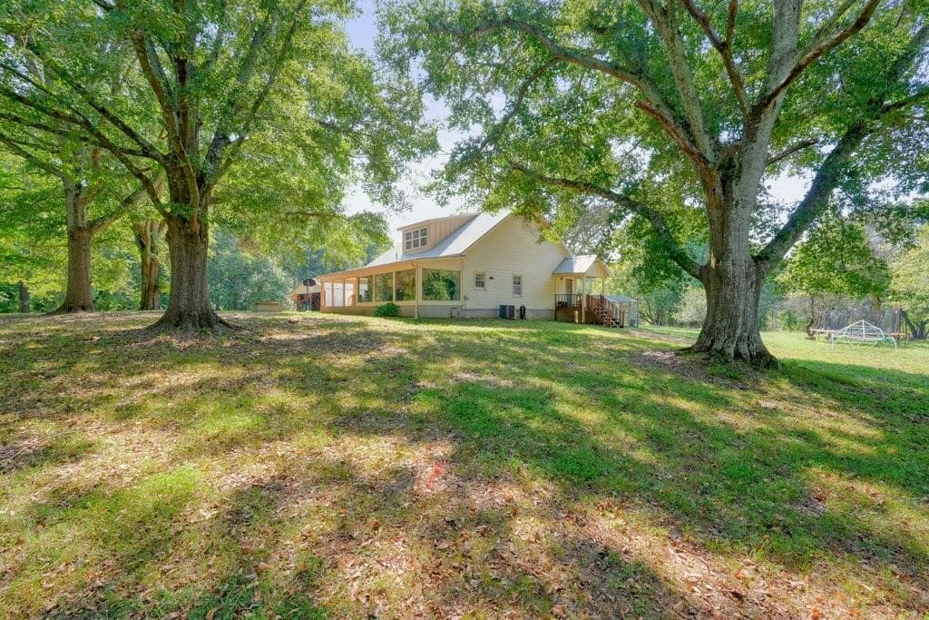 3 bedroom, 2 bathroom, 1,754 sq ft single family residence for sale at 1165 Bartow Street, Waleska, GA 30183 — photo 5