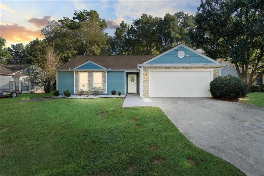 3 bedroom, 2 bathroom, 1,463 sq ft single family residence under contract at 10952 Morning Dove Drive, Hampton, GA 30228 — photo 2