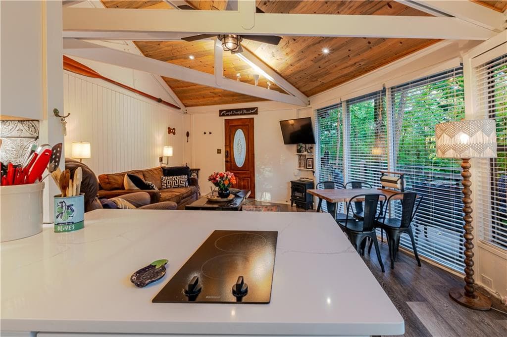 2 bedroom, 2 bathroom, 1,193 sq ft single family residence for sale at 150 TREETOPPER Circle, Big Canoe, GA 30143 — photo 6