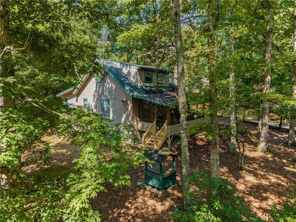 2 bedroom, 2 bathroom, 1,160 sq ft single family residence for sale at 26 Tomahawk Trail, Blairsville, GA 30512 — photo 2