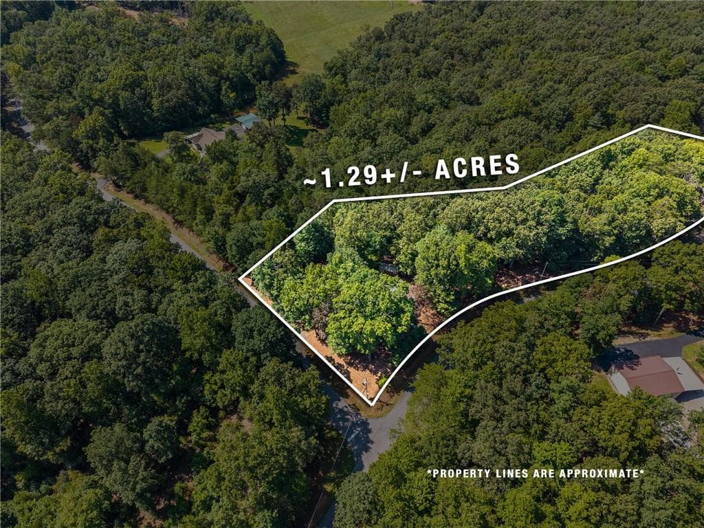 2 bedroom, 2 bathroom, 1,160 sq ft single family residence for sale at 26 Tomahawk Trail, Blairsville, GA 30512 — photo 3