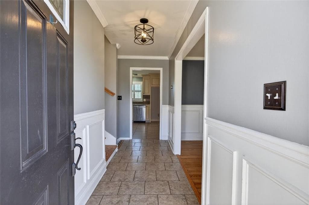 4 bedroom, 2 bathroom, 2,560 sq ft single family residence for sale at 3 Berkshire Lane, Rome, GA 30161 — photo 4