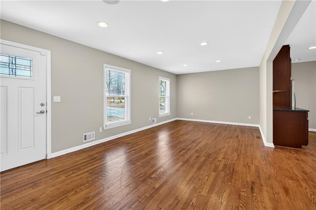 3 bedroom, 2 bathroom, 2,197 sq ft single family residence under contract at 3024 Sumac Drive, Peachtree Corners, GA 30360 — photo 3