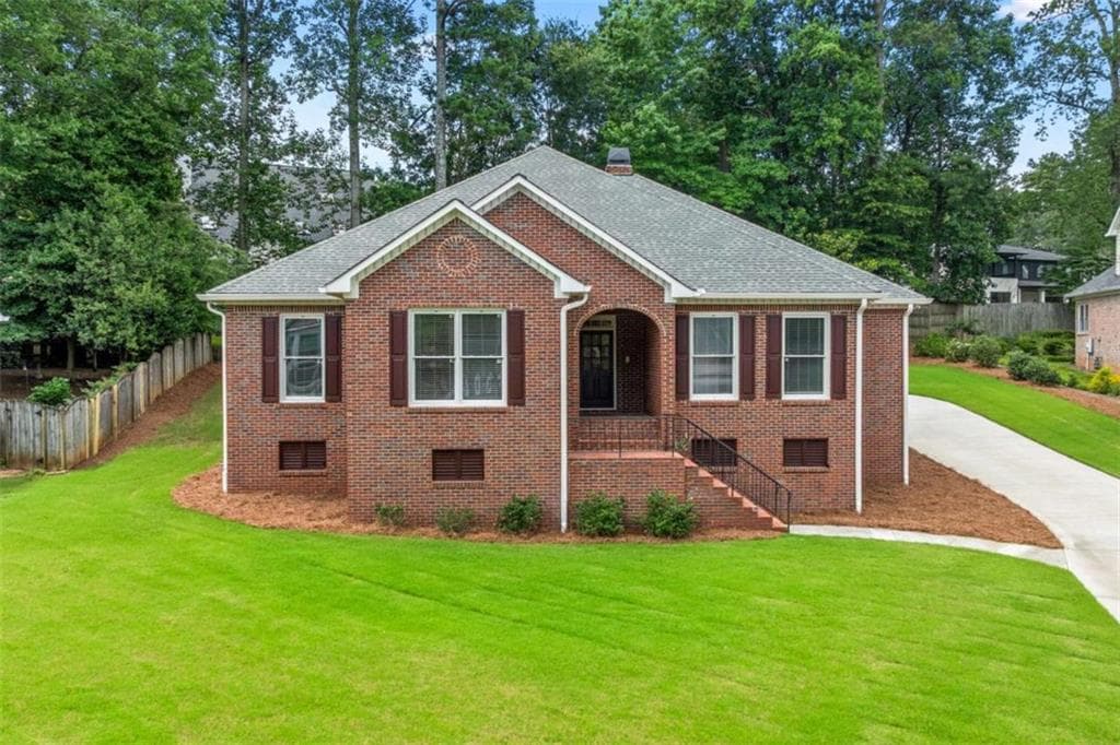 4 bedroom, 3 bathroom, 2,096 sq ft single family residence for rent at 603 Fairway Court, Marietta, GA 30068 for $4,000 a month — photo 1 of 55