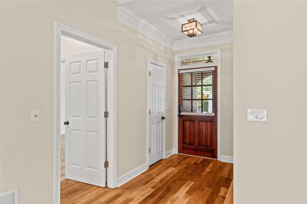 4 bedroom, 3 bathroom, 2,096 sq ft single family residence for rent at 603 Fairway Court, Marietta, GA 30068 for $4,000 a month — photo 4