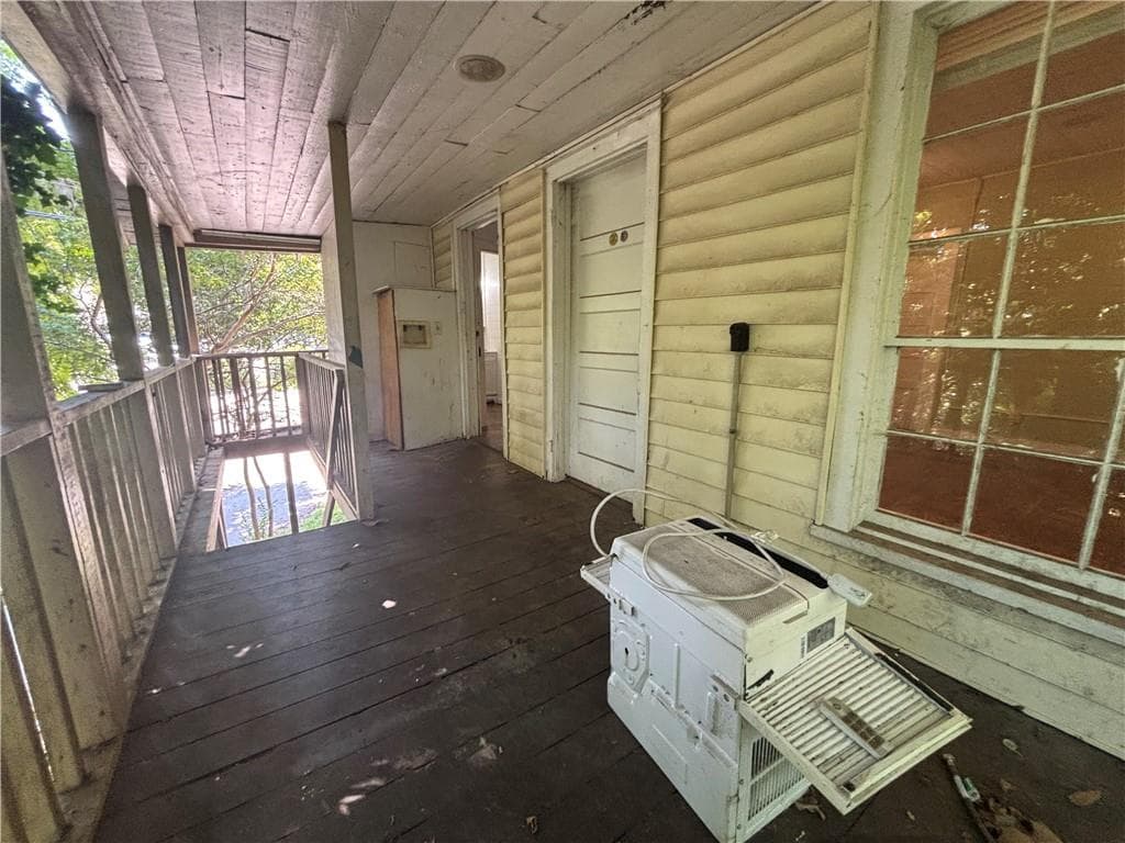 3 bedroom, 2 bathroom, 1,350 sq ft single family residence for sale at 232 Main Street, Dahlonega, GA 30533 — photo 2