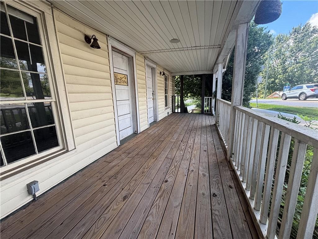 3 bedroom, 2 bathroom, 1,350 sq ft single family residence for sale at 232 Main Street, Dahlonega, GA 30533 — photo 4