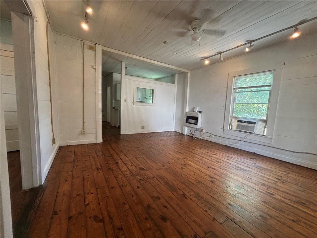 3 bedroom, 2 bathroom, 1,350 sq ft single family residence for sale at 232 Main Street, Dahlonega, GA 30533 — photo 6
