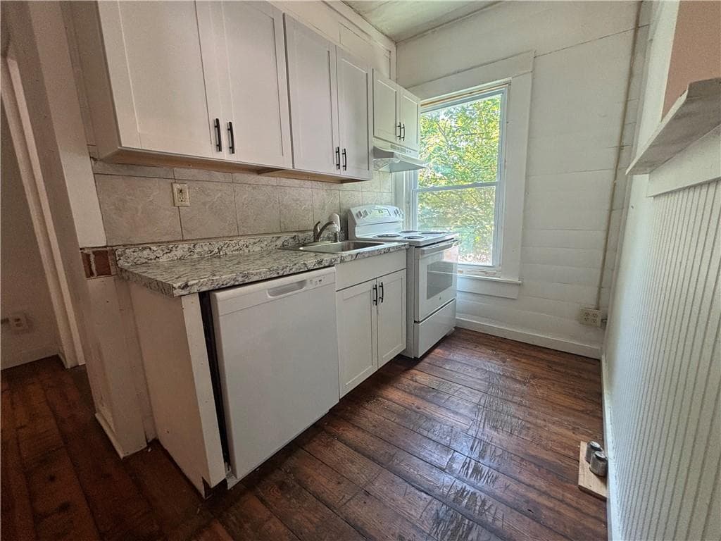 3 bedroom, 2 bathroom, 1,350 sq ft single family residence for sale at 232 Main Street, Dahlonega, GA 30533 — photo 8