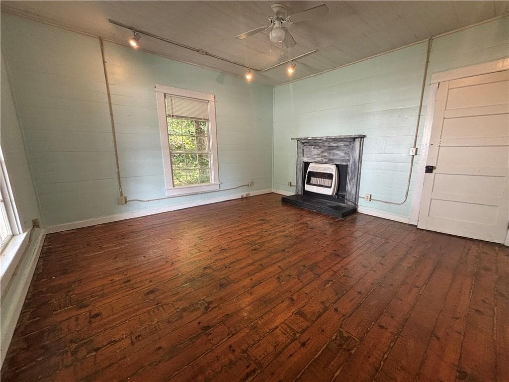 3 bedroom, 2 bathroom, 1,350 sq ft single family residence for sale at 232 Main Street, Dahlonega, GA 30533 — photo 9