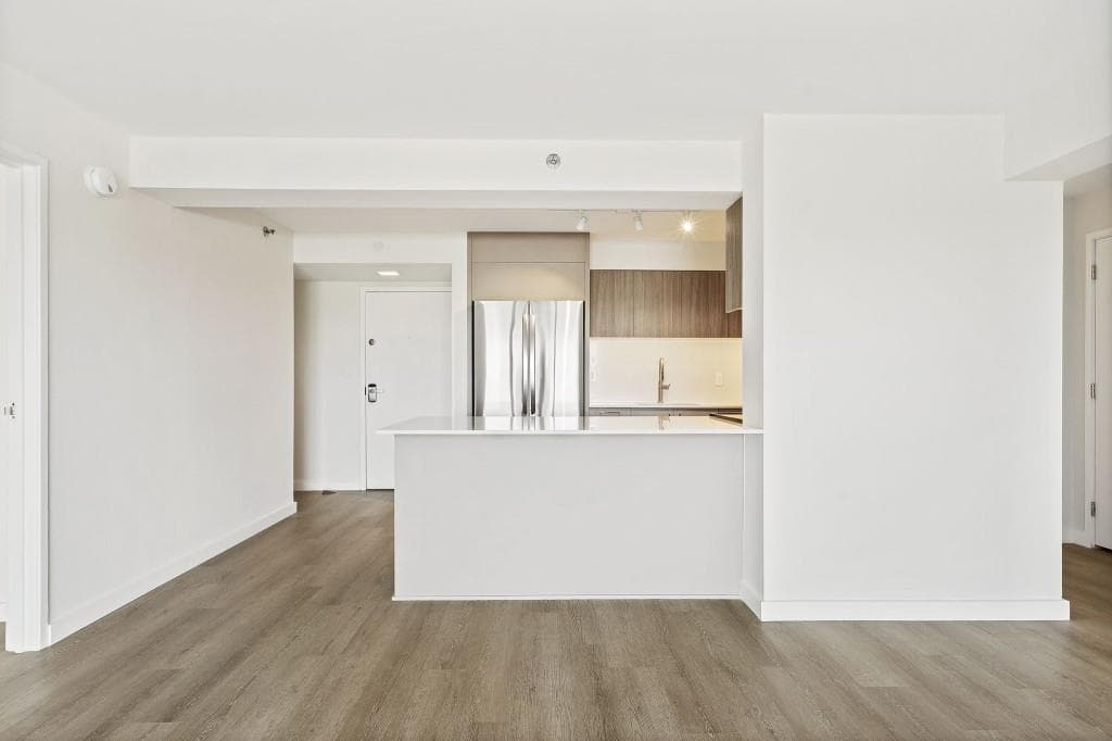 2 bedroom, 2 bathroom, 1,100 sq ft condominium for sale at 2460 Peachtree Road 512, Atlanta, GA 30305 — photo 8