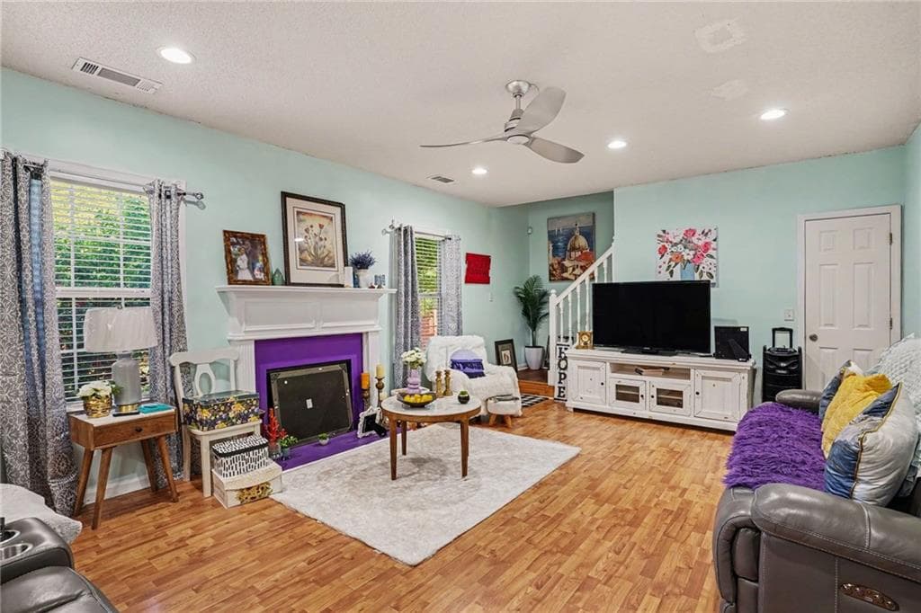 4 bedroom, 3 bathroom, 2,908 sq ft single family residence for sale at 925 Reda Court, Mcdonough, GA 30253 — photo 2