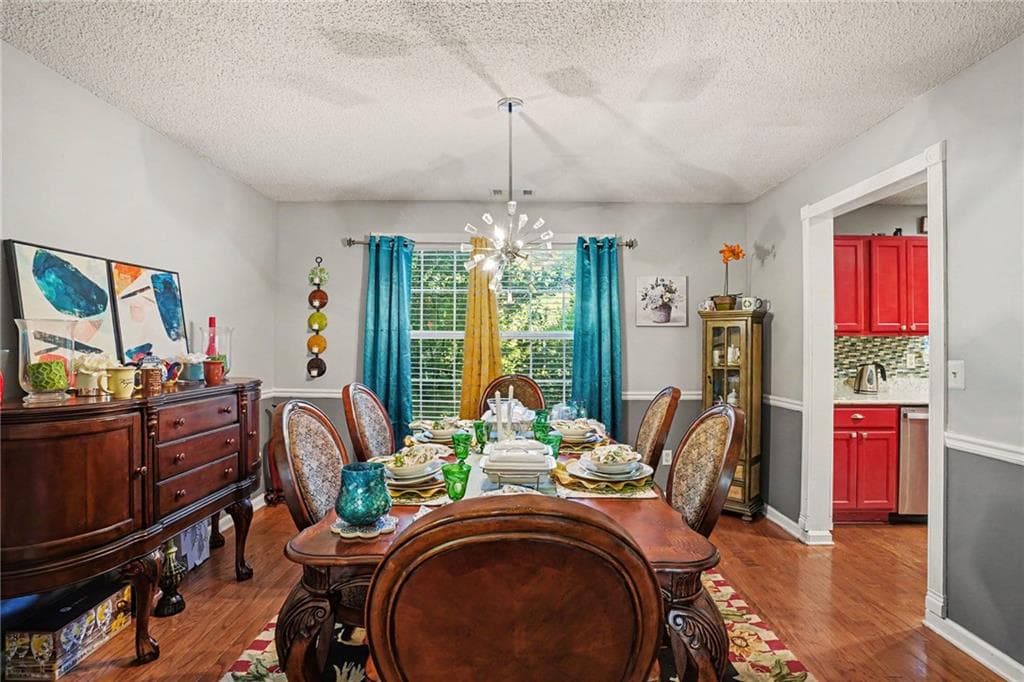 4 bedroom, 3 bathroom, 2,908 sq ft single family residence for sale at 925 Reda Court, Mcdonough, GA 30253 — photo 3