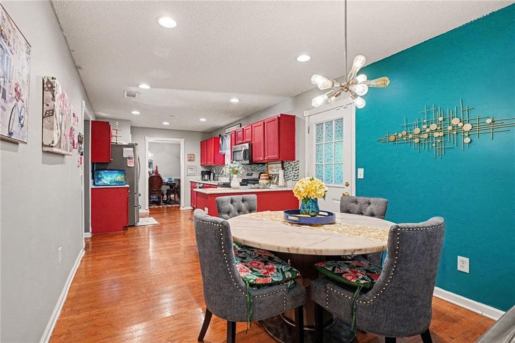 4 bedroom, 3 bathroom, 2,908 sq ft single family residence for sale at 925 Reda Court, Mcdonough, GA 30253 — photo 4