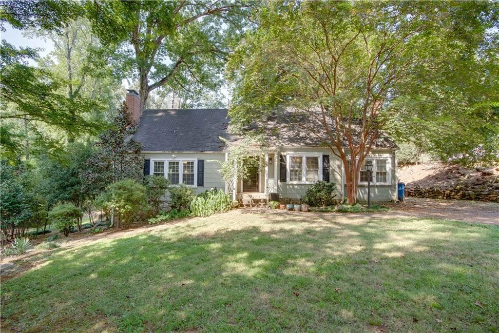 4 bedroom, 2 bathroom, 1,881 sq ft single family residence for sale at 2743 Kimmeridge Drive, East Point, GA 30344 — photo 2
