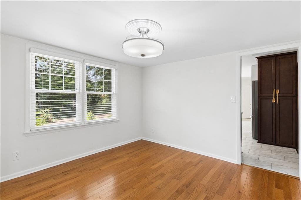 5 bedroom, 4 bathroom, 3,100 sq ft single family residence for rent at 800 Glenairy Drive, Sandy Springs, GA 30328 for $4,350 a month — photo 10