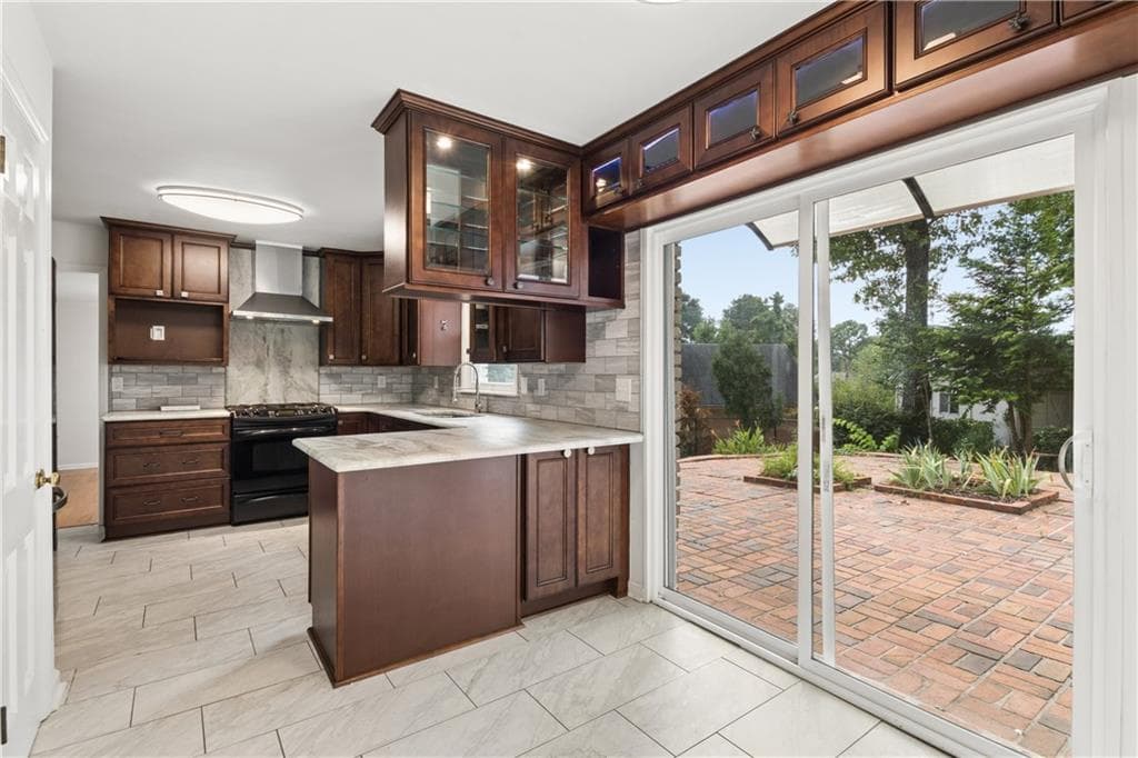 5 bedroom, 4 bathroom, 3,100 sq ft single family residence for rent at 800 Glenairy Drive, Sandy Springs, GA 30328 for $4,350 a month — photo 5