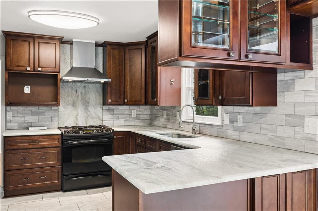 5 bedroom, 4 bathroom, 3,100 sq ft single family residence for rent at 800 Glenairy Drive, Sandy Springs, GA 30328 for $4,350 a month — photo 4