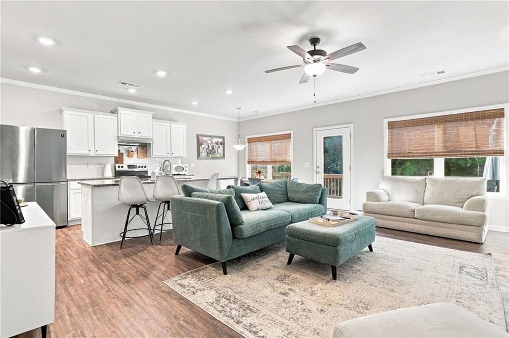 3 bedroom, 3 bathroom, 1,791 sq ft townhouse under contract at 823 Ash Street, Holly Springs, GA 30114 — photo 7
