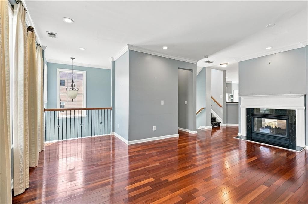 4 bedroom, 4 bathroom, 2,511 sq ft townhouse for sale at 3837 Chattahoochee Summit Drive, Atlanta, GA 30339 — photo 3