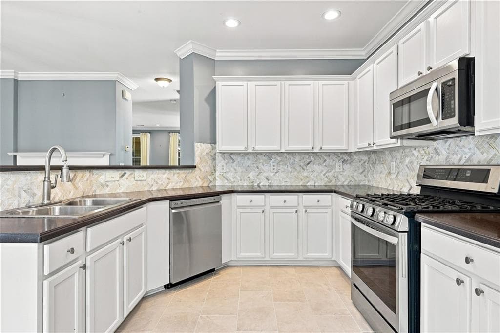 4 bedroom, 4 bathroom, 2,511 sq ft townhouse for sale at 3837 Chattahoochee Summit Drive, Atlanta, GA 30339 — photo 5