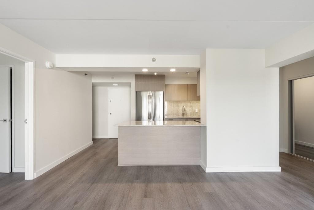 2 bedroom, 2 bathroom, 1,100 sq ft condominium for sale at 2460 Peachtree Road 903, Atlanta, GA 30305 — photo 7