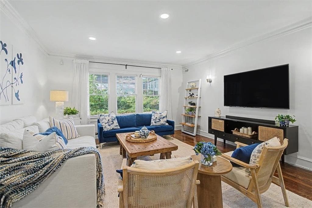 1 bedroom, 1 bathroom, 1,006 sq ft condominium under contract at 2 Collier Road 3, Atlanta, GA 30309 — photo 4