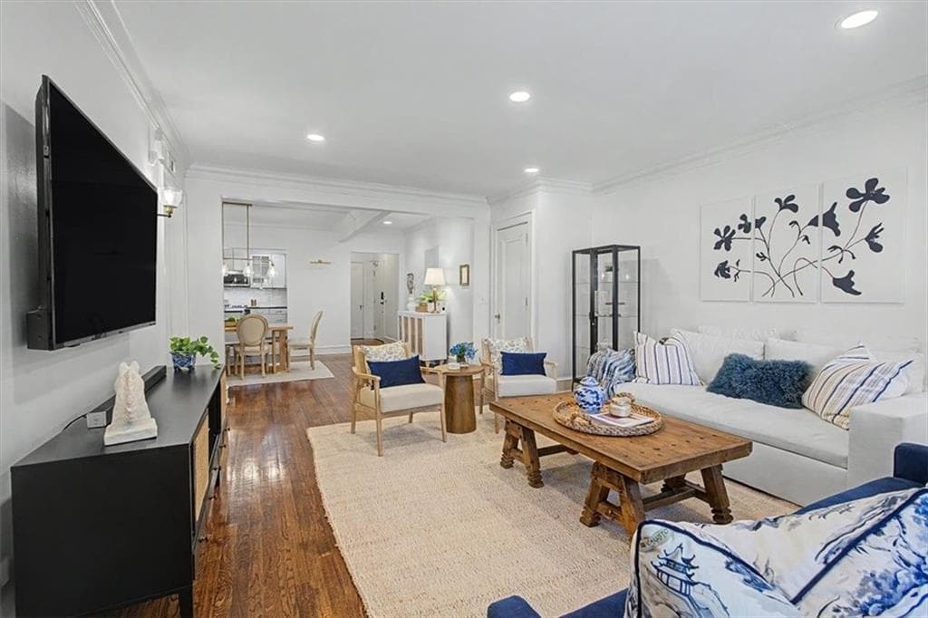 1 bedroom, 1 bathroom, 1,006 sq ft condominium under contract at 2 Collier Road 3, Atlanta, GA 30309 — photo 6