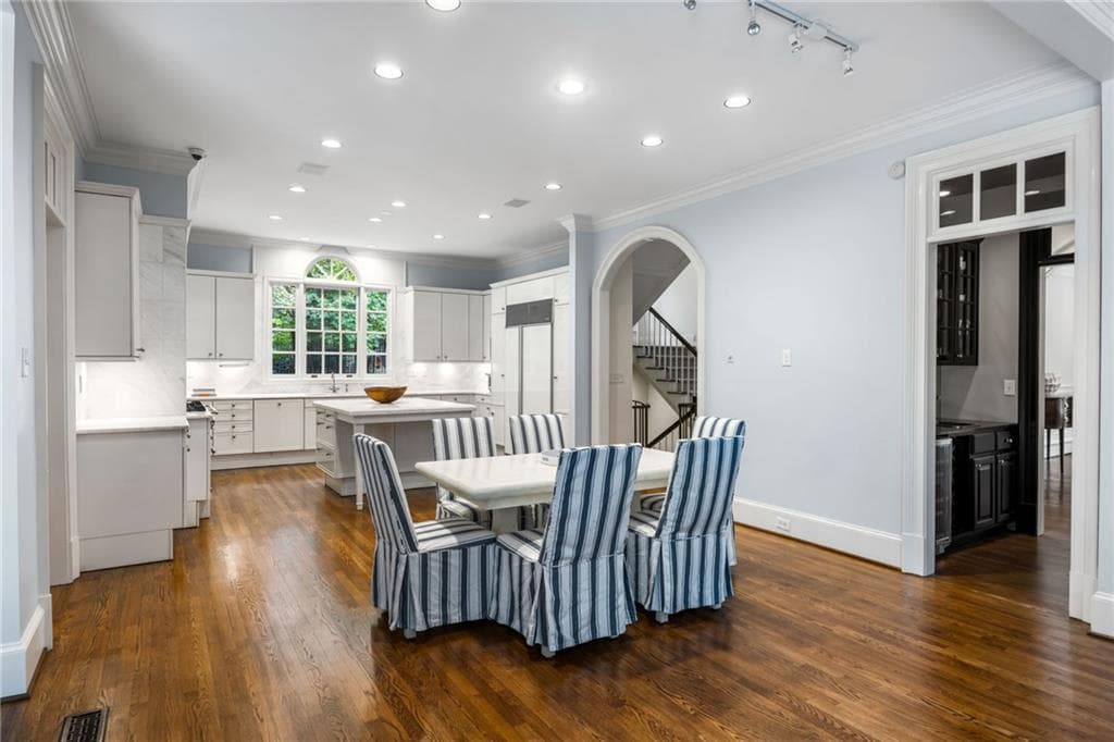 6 bedroom, 9 bathroom, 7,617 sq ft single family residence for sale at 4777 Riverview Road, Sandy Springs, GA 30327 — photo 9