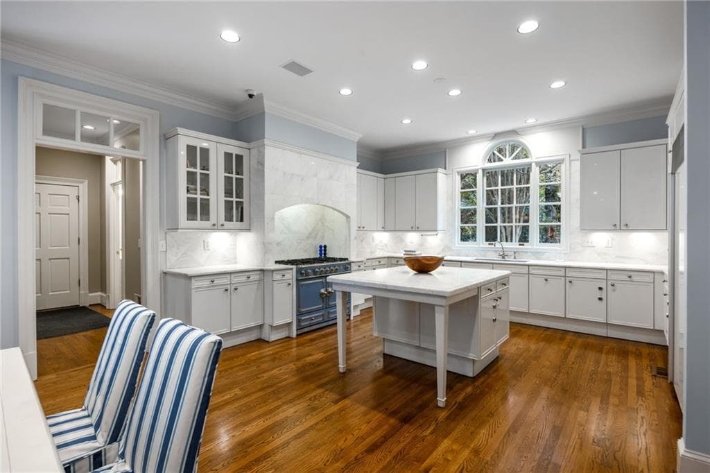 6 bedroom, 9 bathroom, 7,617 sq ft single family residence for sale at 4777 Riverview Road, Sandy Springs, GA 30327 — photo 8
