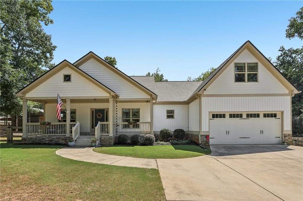 3 bedroom, 2 bathroom, 2,306 sq ft single family residence for sale at 7220 Serenity Place, Cumming, GA 30041 — photo 1 of 37