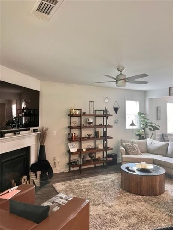 5 bedroom, 4 bathroom, 3,906 sq ft single family residence under contract at 1897 Hanwoo Lane, Powder Springs, GA 30127 — photo 2