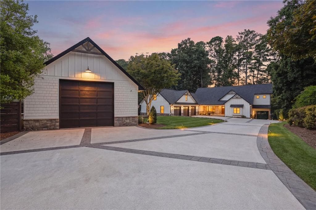 4 bedroom, 6 bathroom, 7,159 sq ft single family residence under contract at 3275 Lanier Beach South Road, Cumming, GA 30041 — photo 2
