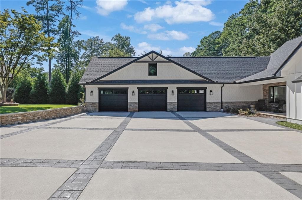 4 bedroom, 6 bathroom, 7,159 sq ft single family residence under contract at 3275 Lanier Beach South Road, Cumming, GA 30041 — photo 4