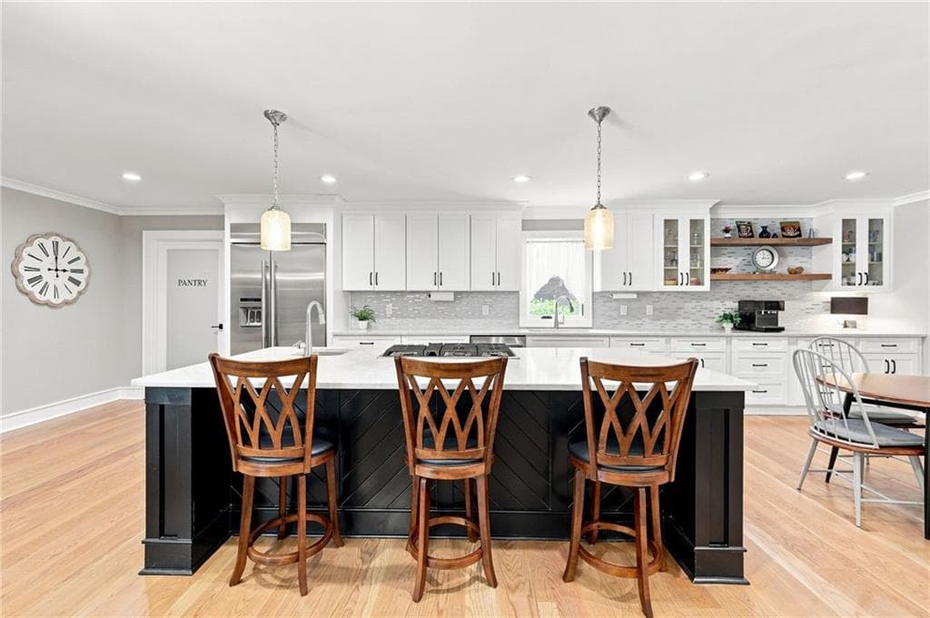 4 bedroom, 6 bathroom, 7,159 sq ft single family residence under contract at 3275 Lanier Beach South Road, Cumming, GA 30041 — photo 6