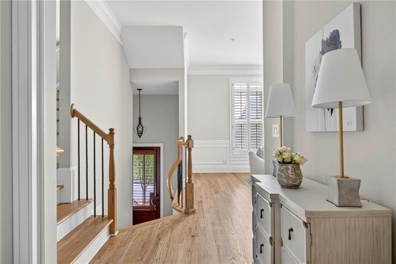 4 bedroom, 5 bathroom, 3,900 sq ft townhouse for sale at 3884 Paces Lookout Drive 14, Atlanta, GA 30339 — photo 4