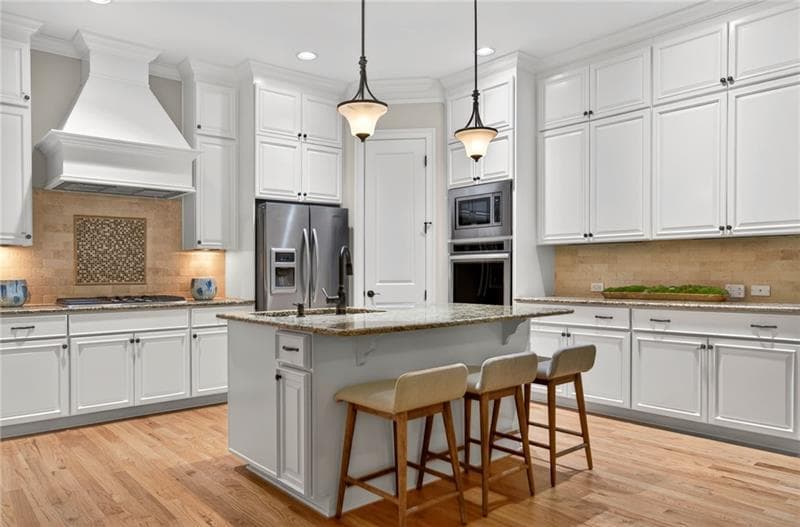 4 bedroom, 5 bathroom, 3,900 sq ft townhouse for sale at 3884 Paces Lookout Drive 14, Atlanta, GA 30339 — photo 9
