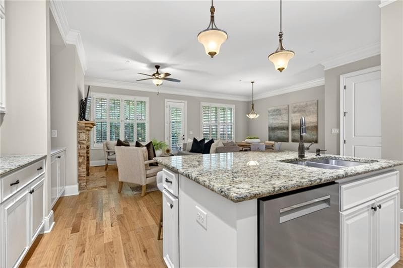 4 bedroom, 5 bathroom, 3,900 sq ft townhouse for sale at 3884 Paces Lookout Drive 14, Atlanta, GA 30339 — photo 10