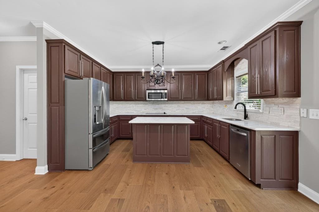 5 bedroom, 3 bathroom, 3,014 sq ft single family residence under contract at 1211 Turtle Creek Court, Lawrenceville, GA 30043 — photo 3