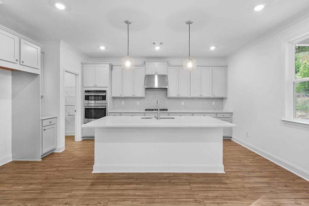 4 bedroom, 4 bathroom, 2,841 sq ft single family residence for sale at 8780 Stratford Oaks Avenue, Ball Ground, GA 30107 — photo 2