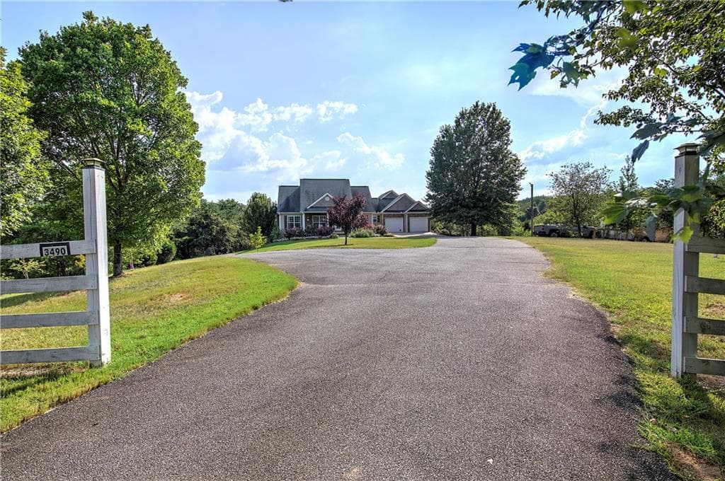 4 bedroom, 3 bathroom, 3,904 sq ft single family residence under contract at 3490 Pine Log Road, Rydal, GA 30171 — photo 3