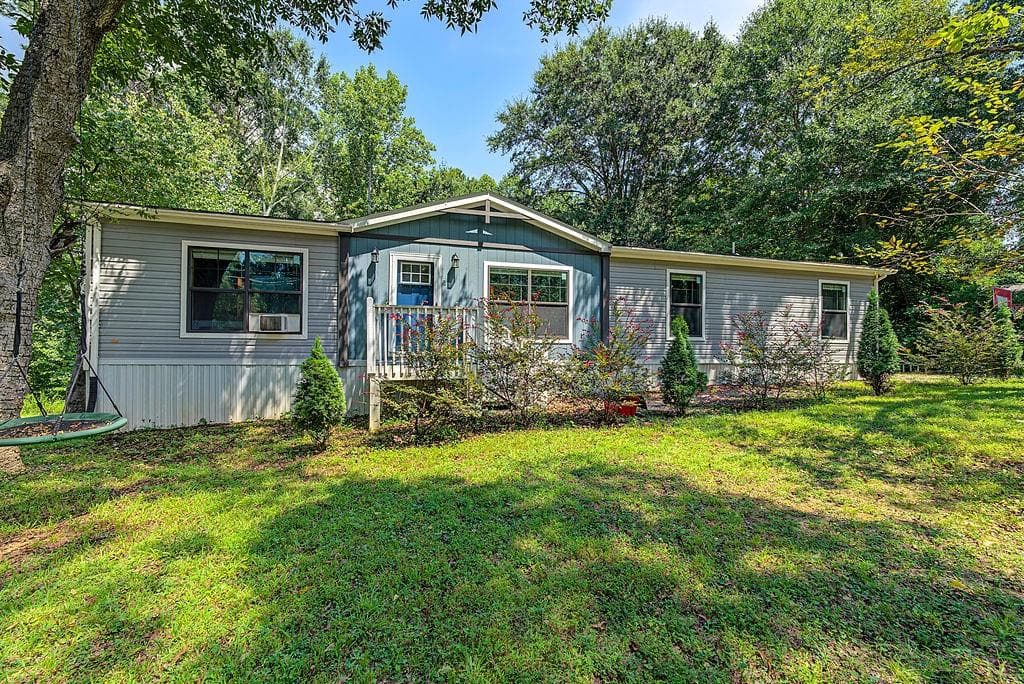 3 bedroom, 2 bathroom, 1,680 sq ft single family residence for sale at 118 Chester Harris Drive, Dallas, GA 30132 — photo 2